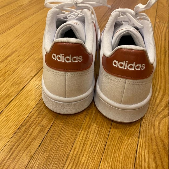 Adidas shoes - Picture 2 of 3